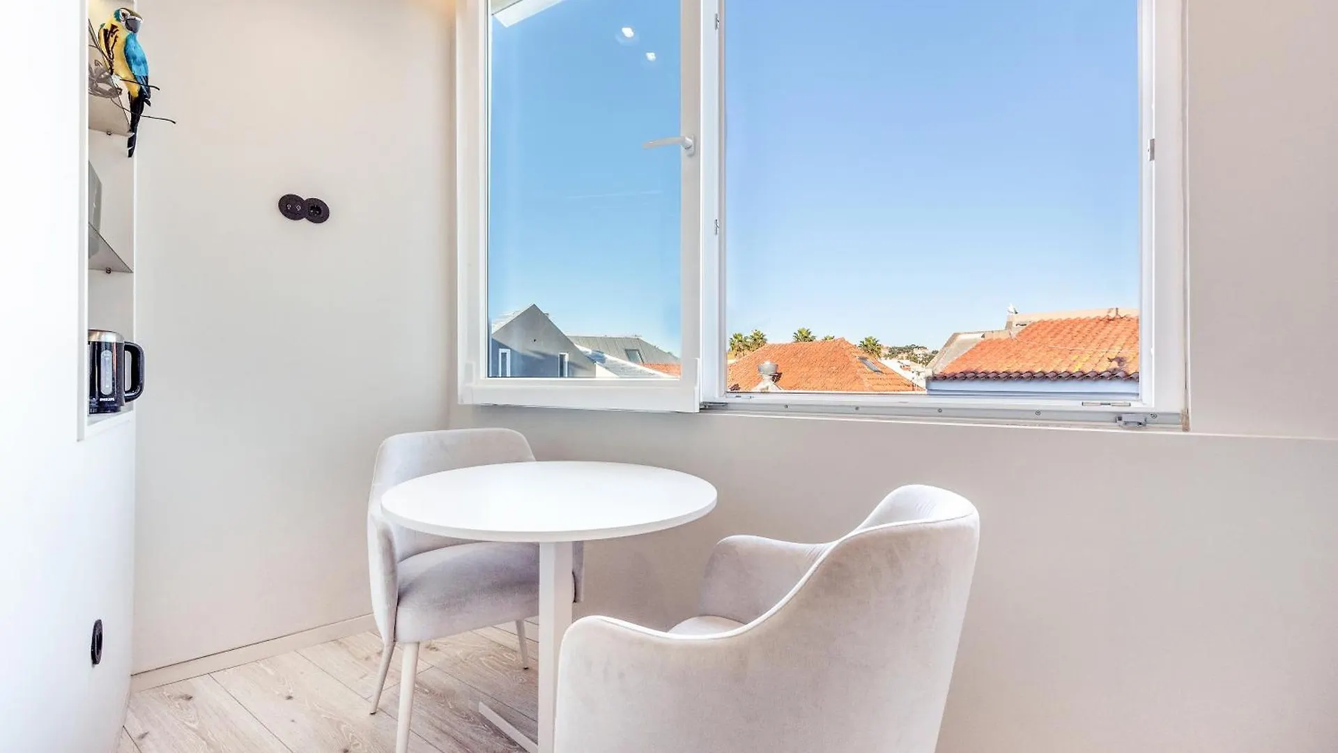 Whome Elegant Living In Cascais Center Portugal